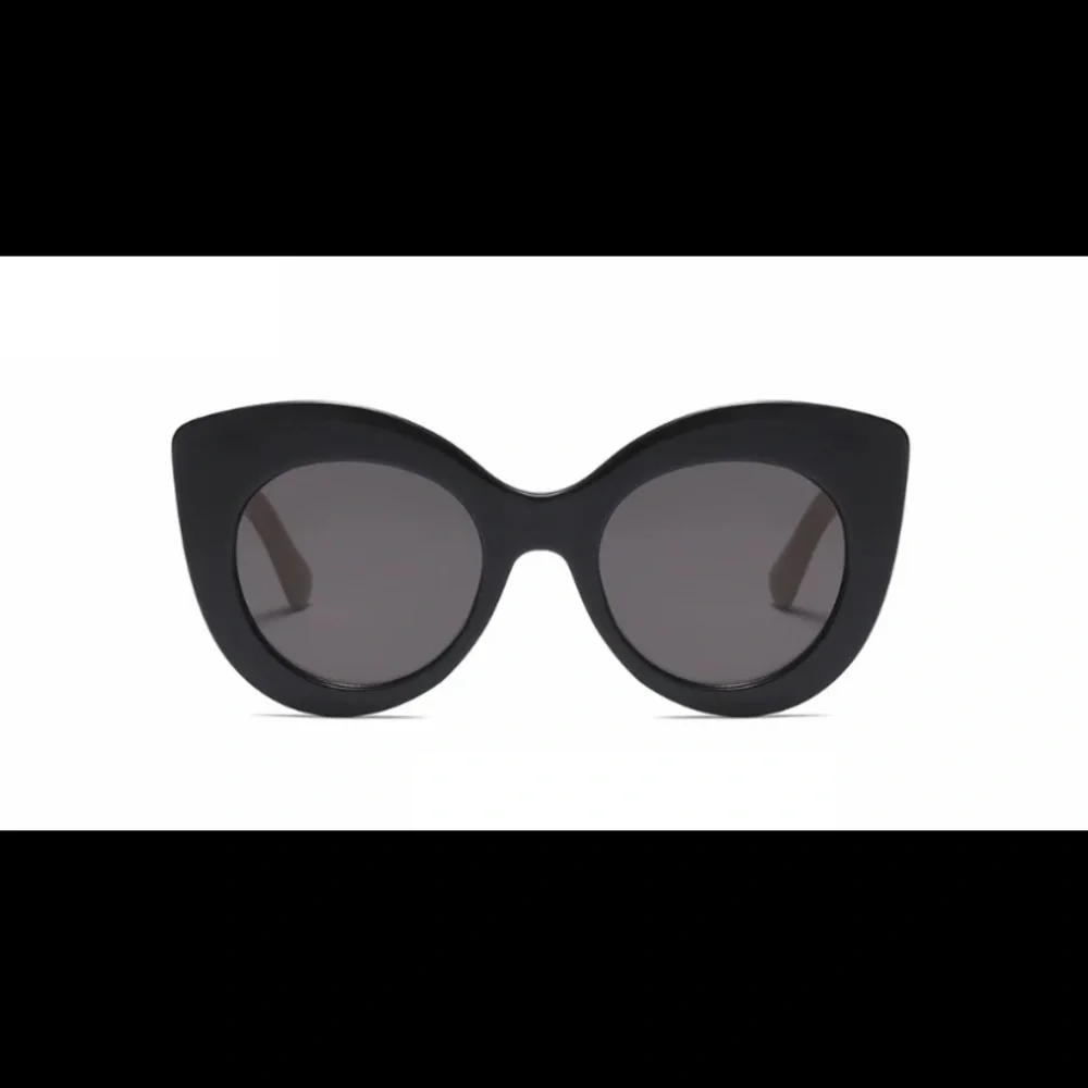 🆕 Thick Framed Cat Eye Sunglasses